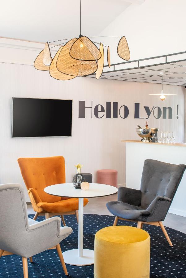 Kyriad Lyon Est - Saint Quentin Fallavier Exteriör bild