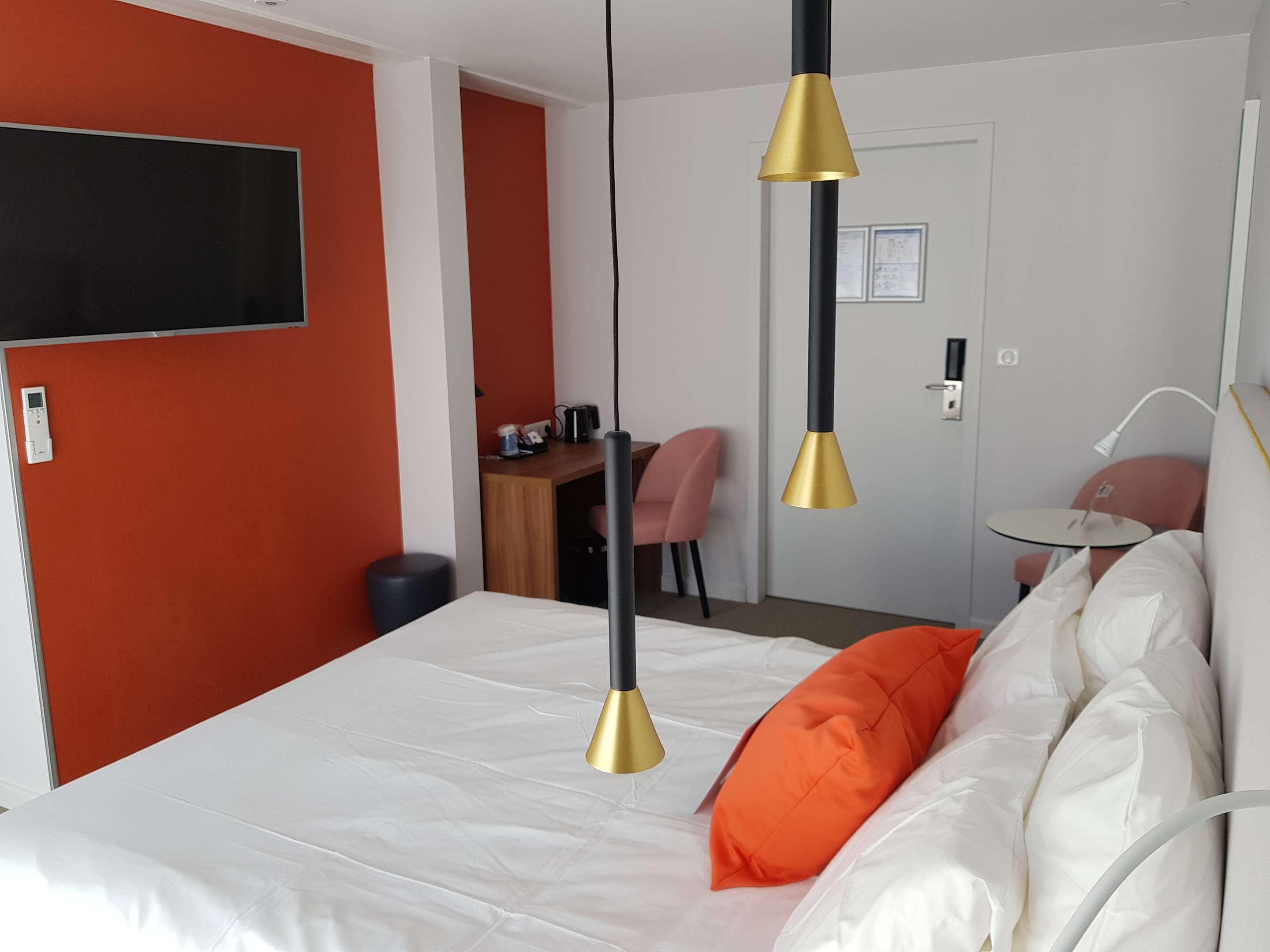 Kyriad Lyon Est - Saint Quentin Fallavier Exteriör bild