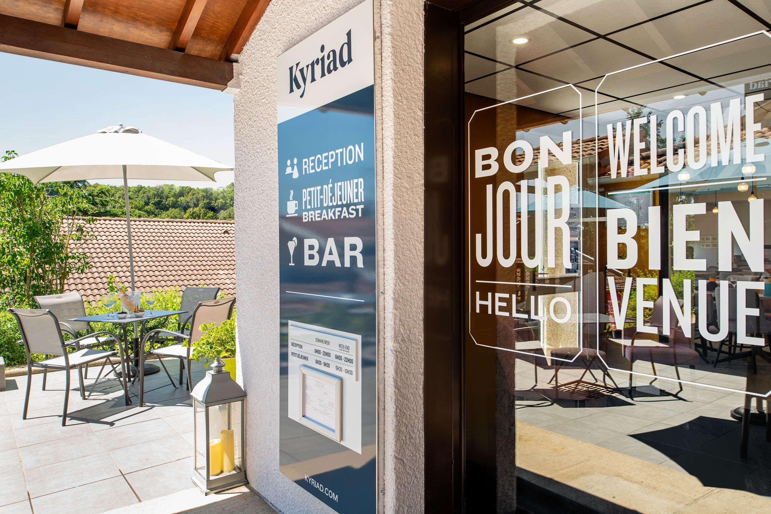 Kyriad Lyon Est - Saint Quentin Fallavier Exteriör bild